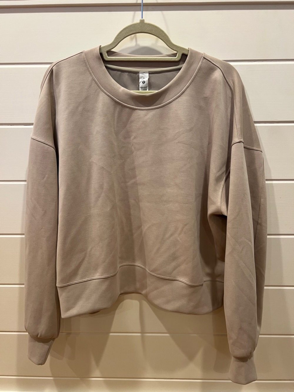 Lululemon Softstreme
Perfectly Oversized Crewneck
Cropped Sweatshirt